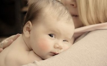 Занятия для мам в пределах детской кроватки