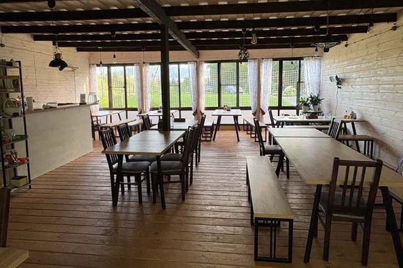 Кафе на территории