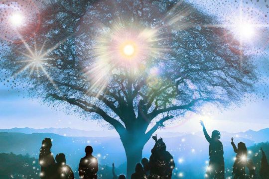 В день весеннего равноденствия мы подключимся к космическим энергиям, зарядимся солнечной энергией преображения, обретём Силу для реализации поставленных намерений!